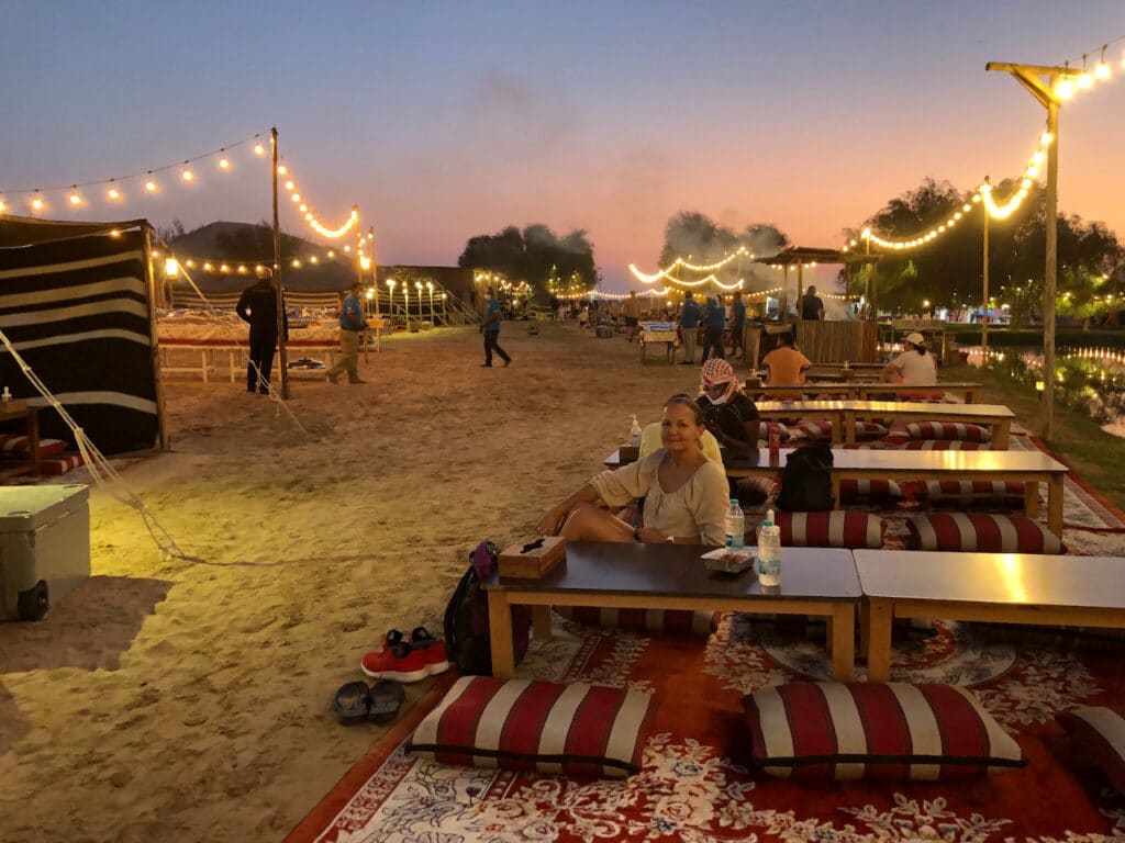 Abendessen/Barbecue (BBQ) im Al Marmoom Heritage Desert Camp