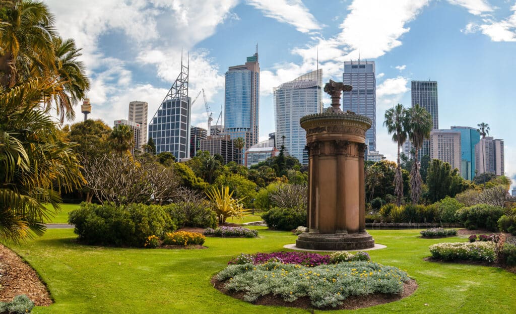Sydney Royal Botanic Gardens mit Skyline